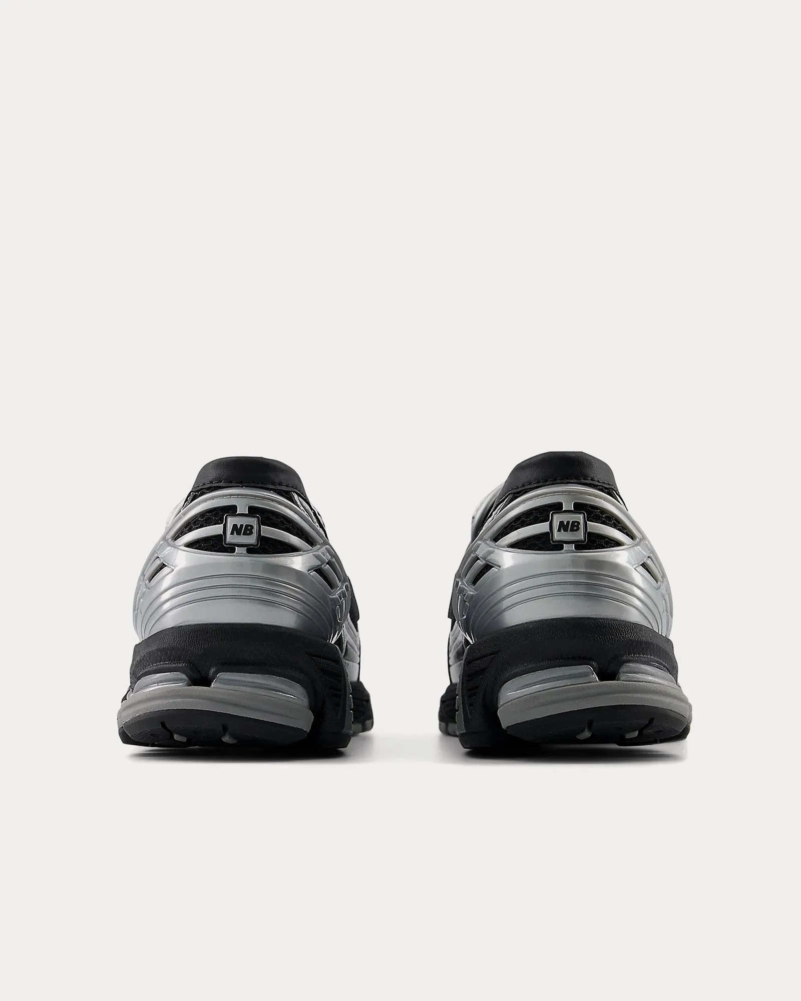 1906L Silver Metallic / Black Loafers