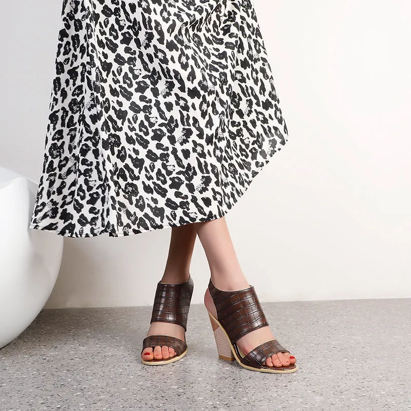 Bigsizeheels Trendy Flip Flop Chunky Heel Slip-On Spring Slippers - Dark brown