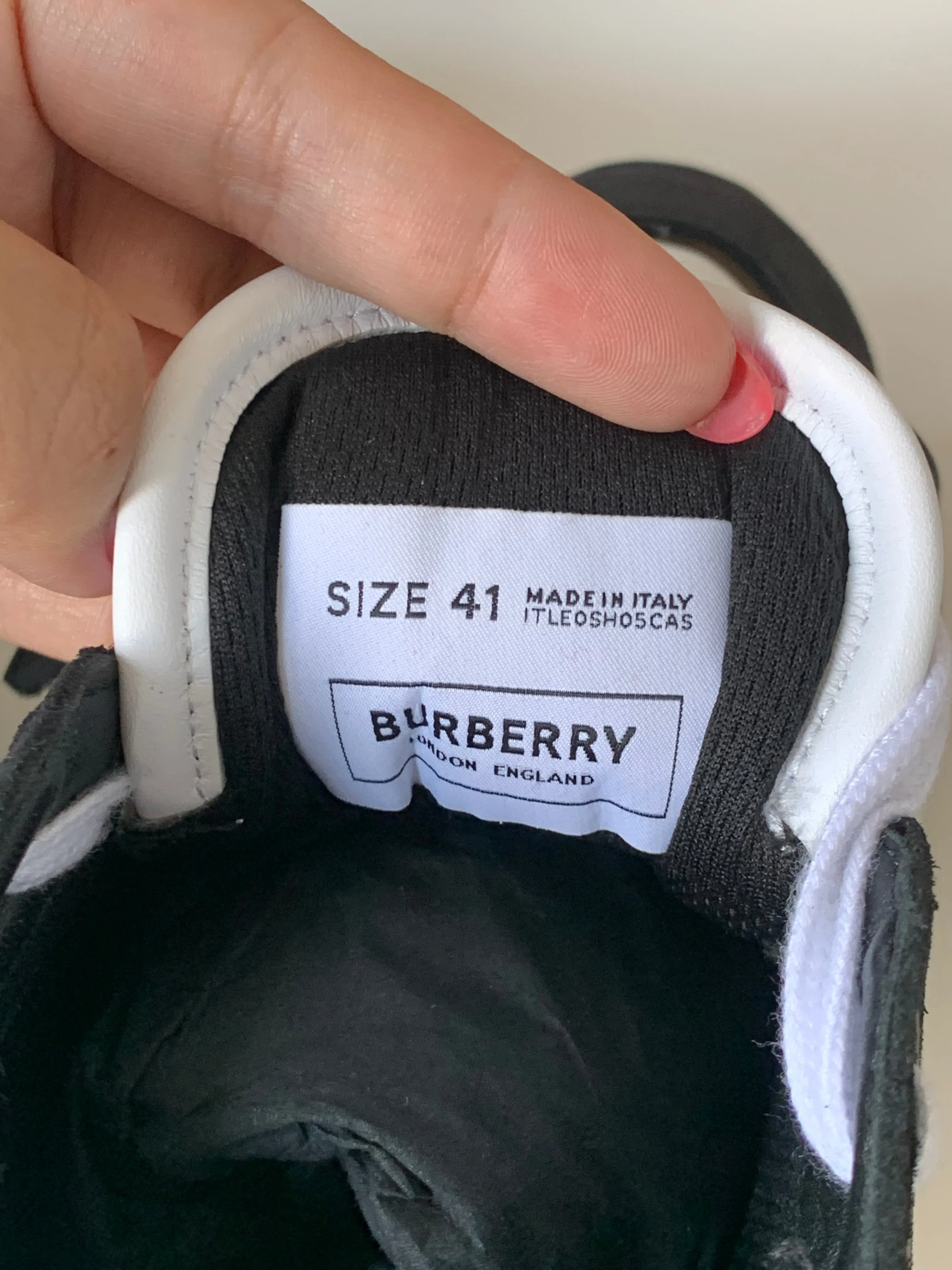 <b>BURBERRY </b> <br>Ramsey Sneakers 41