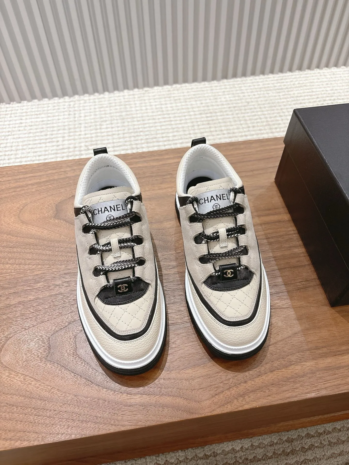 SE1546 Chanel Sneakers / Size5-11
